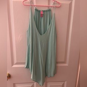 Turquoise v-neck flowy tank.